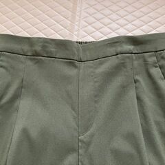 美品　ワールド　ストレッチテーパードパンツの画像