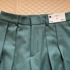 値下げ　タグ付　ＧＵ タックワイドパンツ   の画像