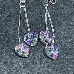 揺れるハートピアス ピンク レインボーの画像