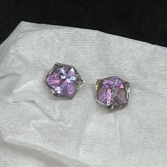 揺れるハートピアス ピンク レインボーの画像