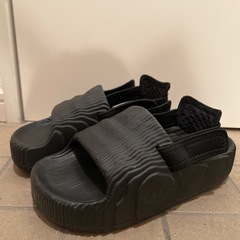 adidas 厚底サンダル　23.5cm
