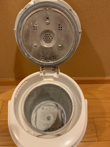 象印 
スチーム式加湿器 EE-RR50