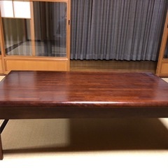 テーブル