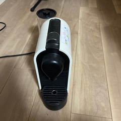 ネスプレッソ　コーヒーマシン