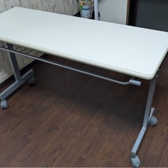 会議用折りたたみテーブル1台3,000円×4つ
