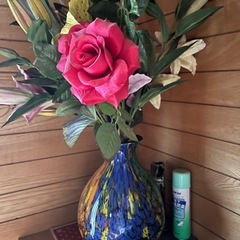 花瓶と造花