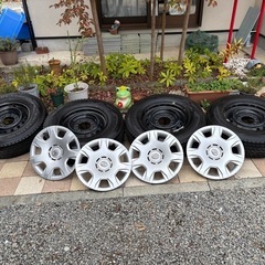 ヨコハマスタッドレスタイヤ　ハイエース　２００系の画像