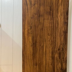 ニトリ　折りたたみ　机と掃除機の画像