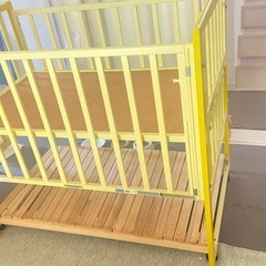 ベビーベッドの画像