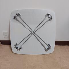折り畳み式テーブル