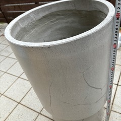 大型植木鉢・鉢カバー直径38cm高さ60cmの画像