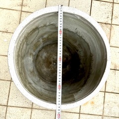 大型植木鉢・鉢カバー直径38cm高さ60cmの画像