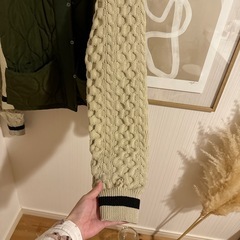 網目が可愛いブルゾンの画像