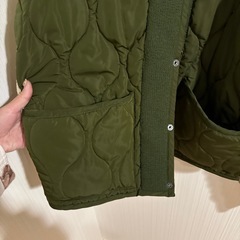 網目が可愛いブルゾンの画像