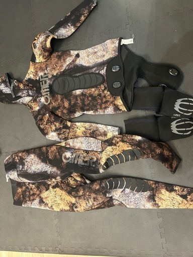 Omarオマーウェットスーツ5mmシュノーケリング素潜り魚付き