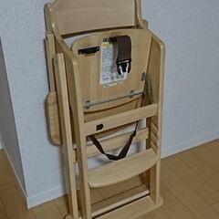カトージ セナ 折り畳み式ベビーチェア ナチュラルの画像