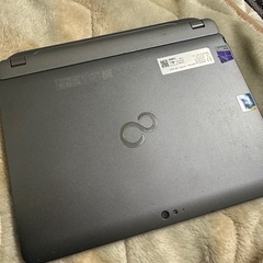 急ぎ！ジャンク富士通Arrows Tab Q555　2015年製