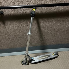 小学生　子供用キックボードの画像