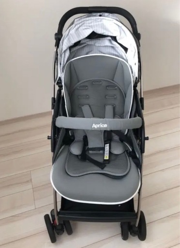 アップリカ　オプティア　AB両対面ハイシートオート4輪