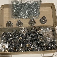 壁掛け（木材と金具）の画像