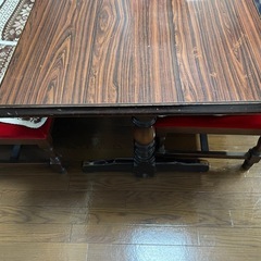 テーブル