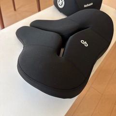 車　クッション　サポーター　セットの画像
