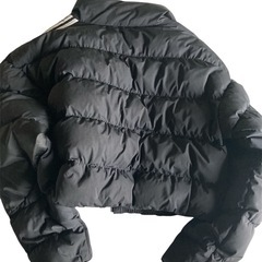 adidas ダウンコートの画像