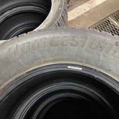 ブリヂストンDMーV3スタッドレスタイヤ265/65R17の画像
