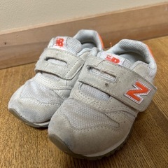 ニューバランス　靴　シューズ　13.5cm