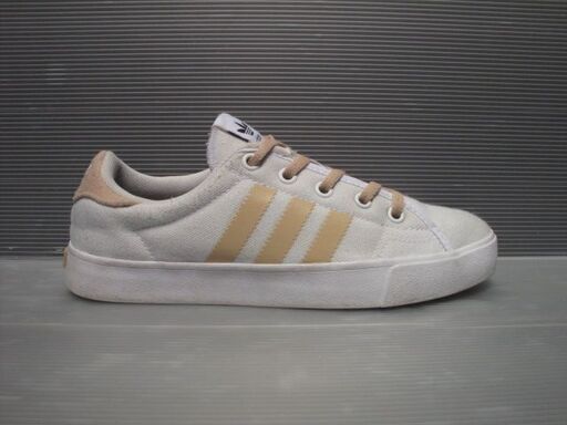 adidasシューズ23.5㎝