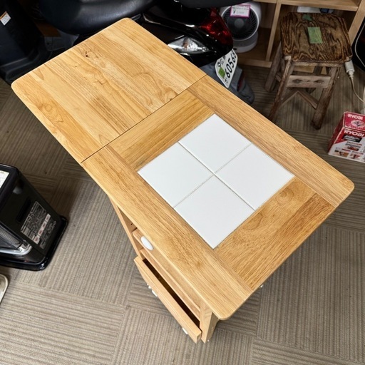 【超美品‼️】キャスター付き♪ キッチンワゴン バタフライ 作業台 キッチンカウンター 収納家具 木製ナチュラルブラウン♪