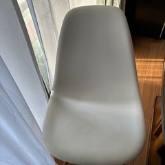 イームズチェア 椅子の画像