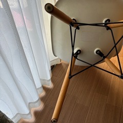 イームズチェア 椅子の画像