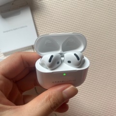 Airpods4イヤホンの画像