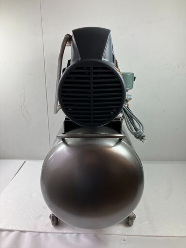 【未使用品】【店頭引取限定】HITACHI 日立 30L オイルフリー エアコンプレッサー 0.75LE-8SB 121,000円（税