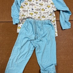 パジャマ　120cm 　長袖長ズボン3点　ヒートテック110cmの画像