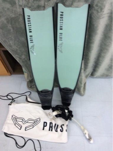 ロングフィンPRUSSIAN BLUE　29度傾斜つき コンパクトフィンレール ソフトブレード ブルー 23~24cm