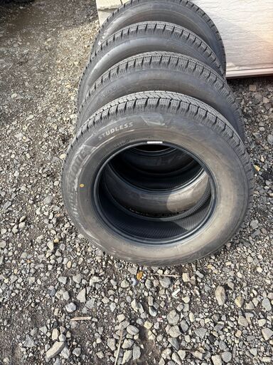 195/65R15 スタッドレスタイヤ　４本