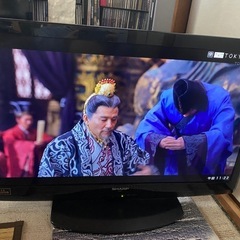 AQUOSテレビ2台とシャープBlu-rayジャンク美品のテレビ台セットの画像