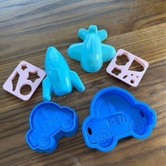 トミカ　食パン抜き型　お弁当道具