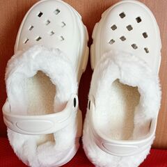 新品 未使用　 厚底　ファー付きサンダルの画像