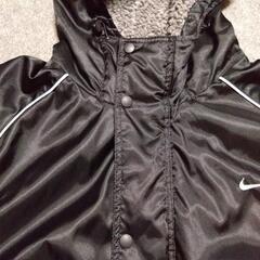 【NIKE】ベンチコート  黒  メンズＭ  かぎ裂きありの画像