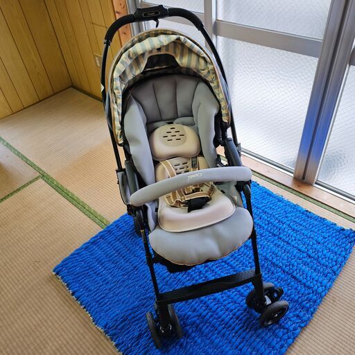 ベビーカー A Combi メチャカル オート４キャス エッグショック