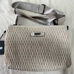 【新品】レア！DKNY ショルダー　肩がけバッグの画像