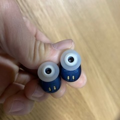 ジャンク品ワイヤレスイヤホンとケース2個