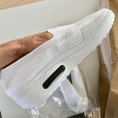 未使用　スニーカー  ホワイト　25cm
