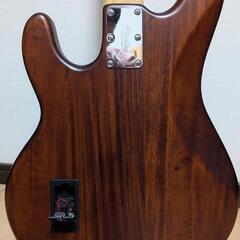 Sterling By Musicman SUB STINGRAY RAY4 WALNUT SATIN エレキベース　＋　おまけの画像