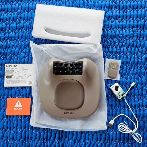 NECK PREMS　NIPLUX　ネックストレッチャー　EMS 首枕