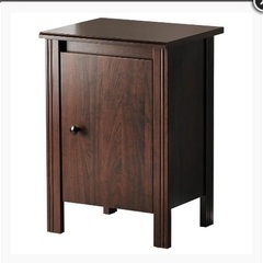 Ikea brusari ベッドサイドテーブルの画像