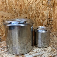 a(6818) 業務用 ステンレスポット 丸型 キッチンポット 調味料 調理器具 18cm 12cm ２個セット 蓋付き 目盛り無しの画像